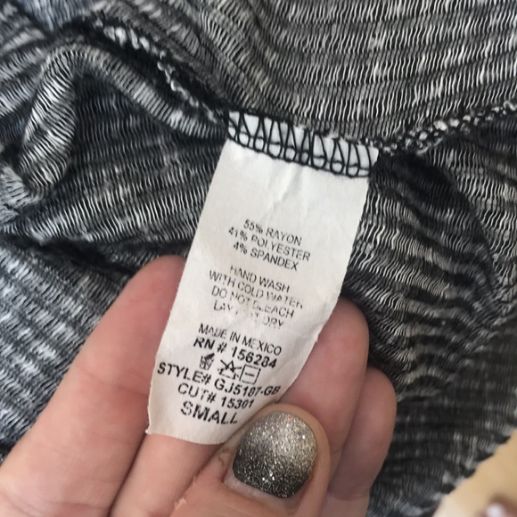 Cardigan size small - Picture 7 of 7